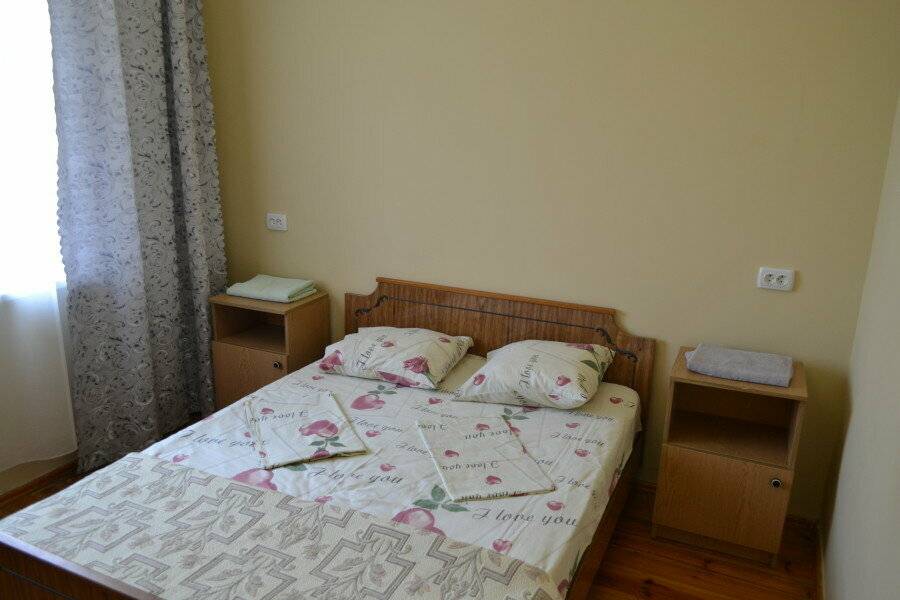 Двухместный номер с 1 кроватью или 2 отдельными кроватями и общей ванной комнатой